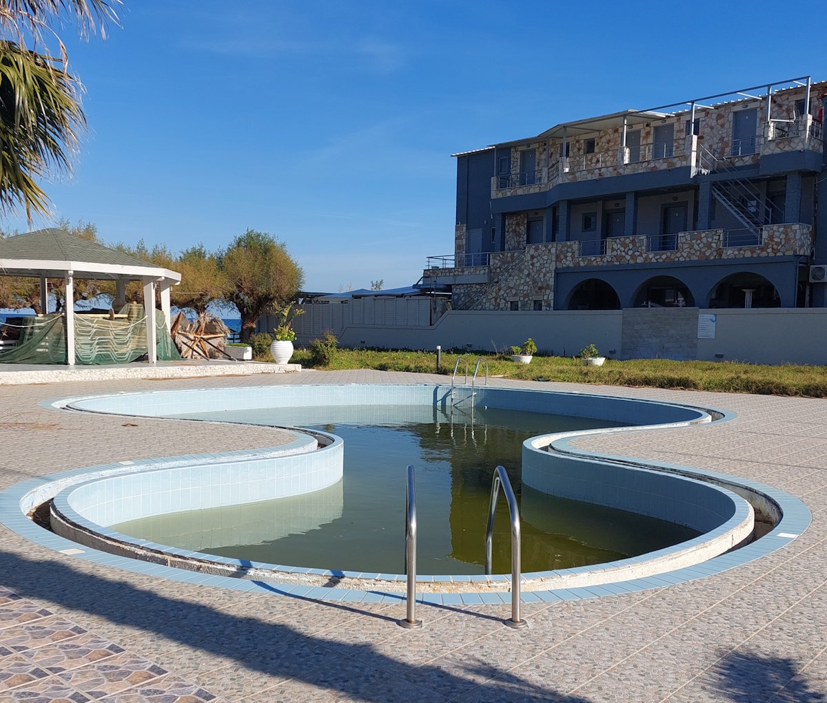 Αποτύπωση και σύνταξη διαγράμματος ξενοδοχειακής επιχείρησης Μόντρεαλ Λόγω πλειστηριασμού, Αλυκές